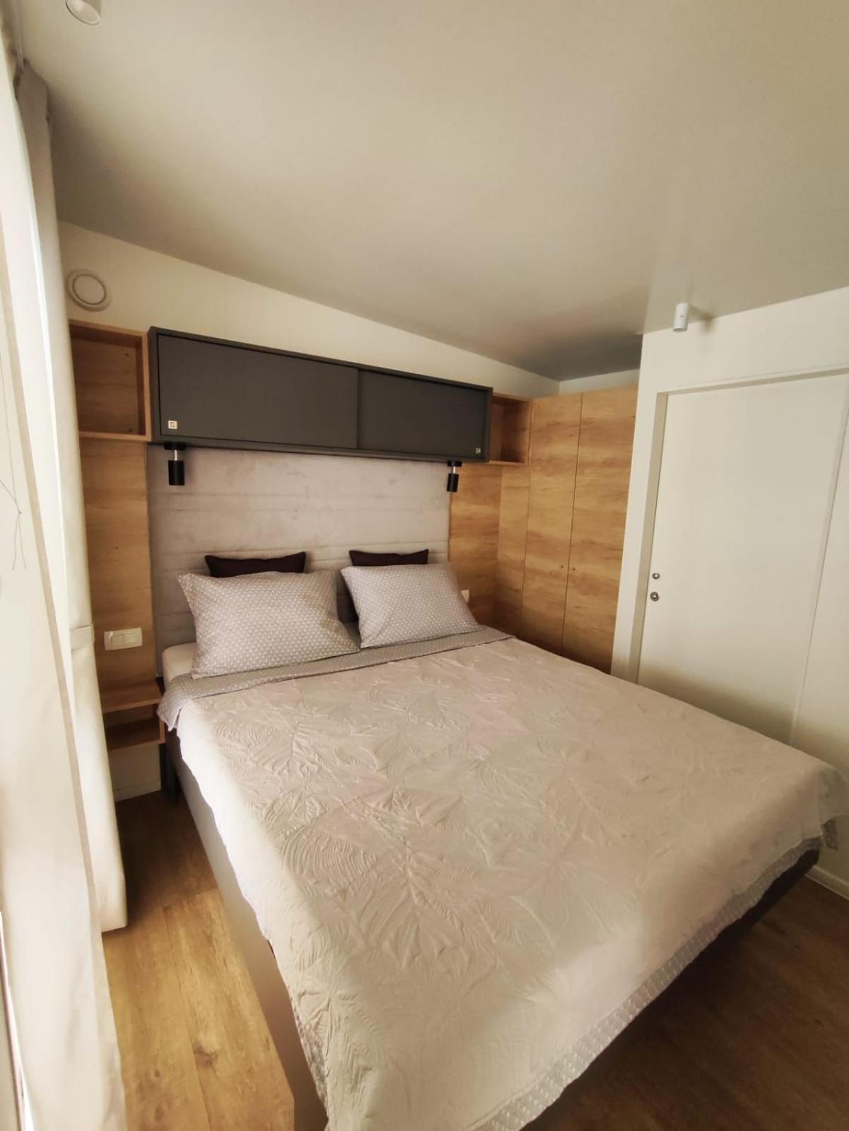 Mobile Home Kala บีโอกราดนาโมรู ภายนอก รูปภาพ