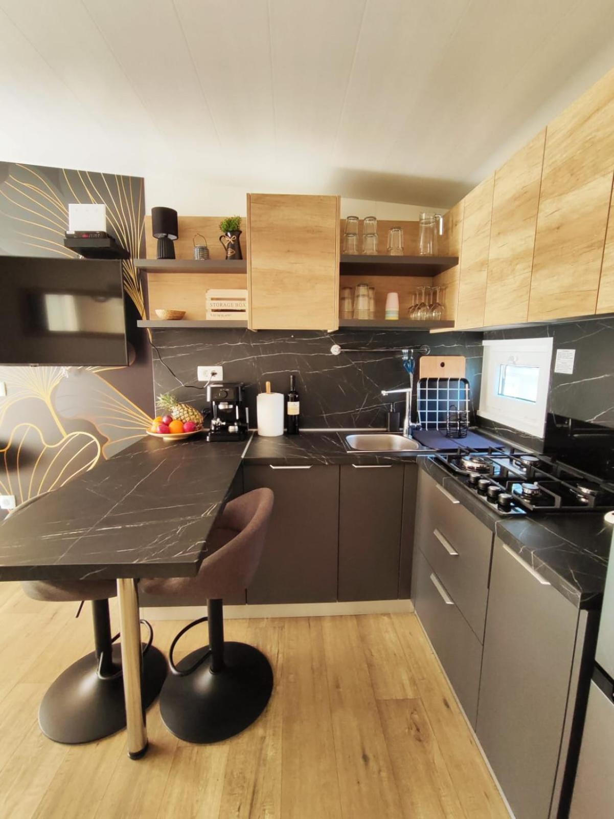 Mobile Home Kala บีโอกราดนาโมรู ภายนอก รูปภาพ