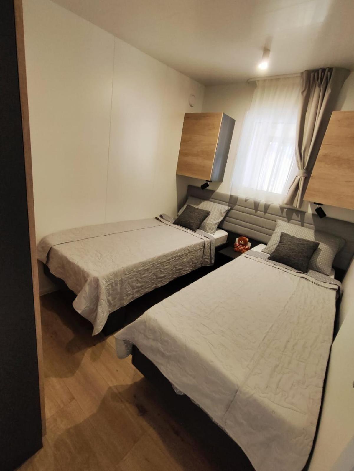 Mobile Home Kala บีโอกราดนาโมรู ภายนอก รูปภาพ